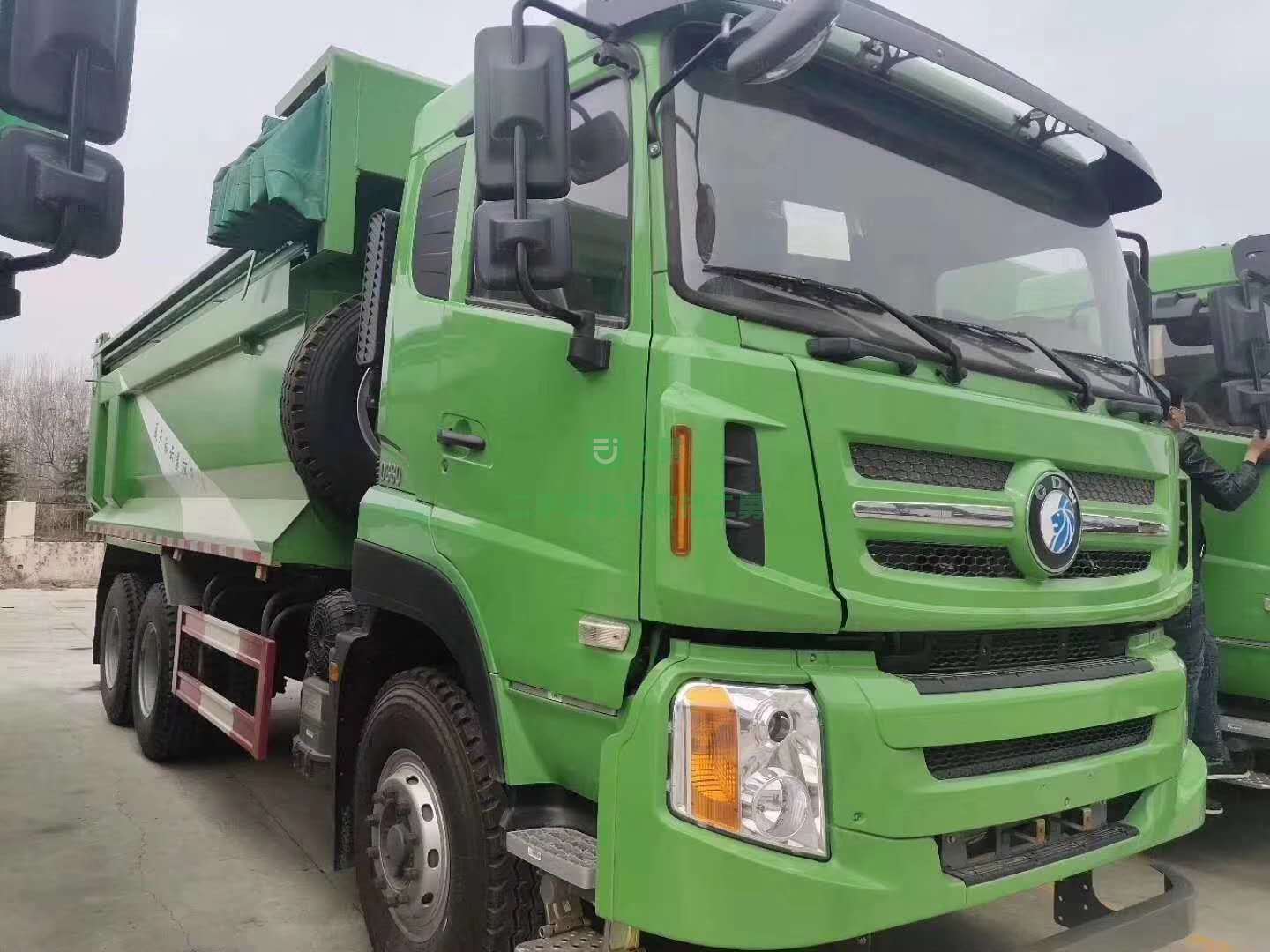 出售重汽王牌自卸車，380馬力