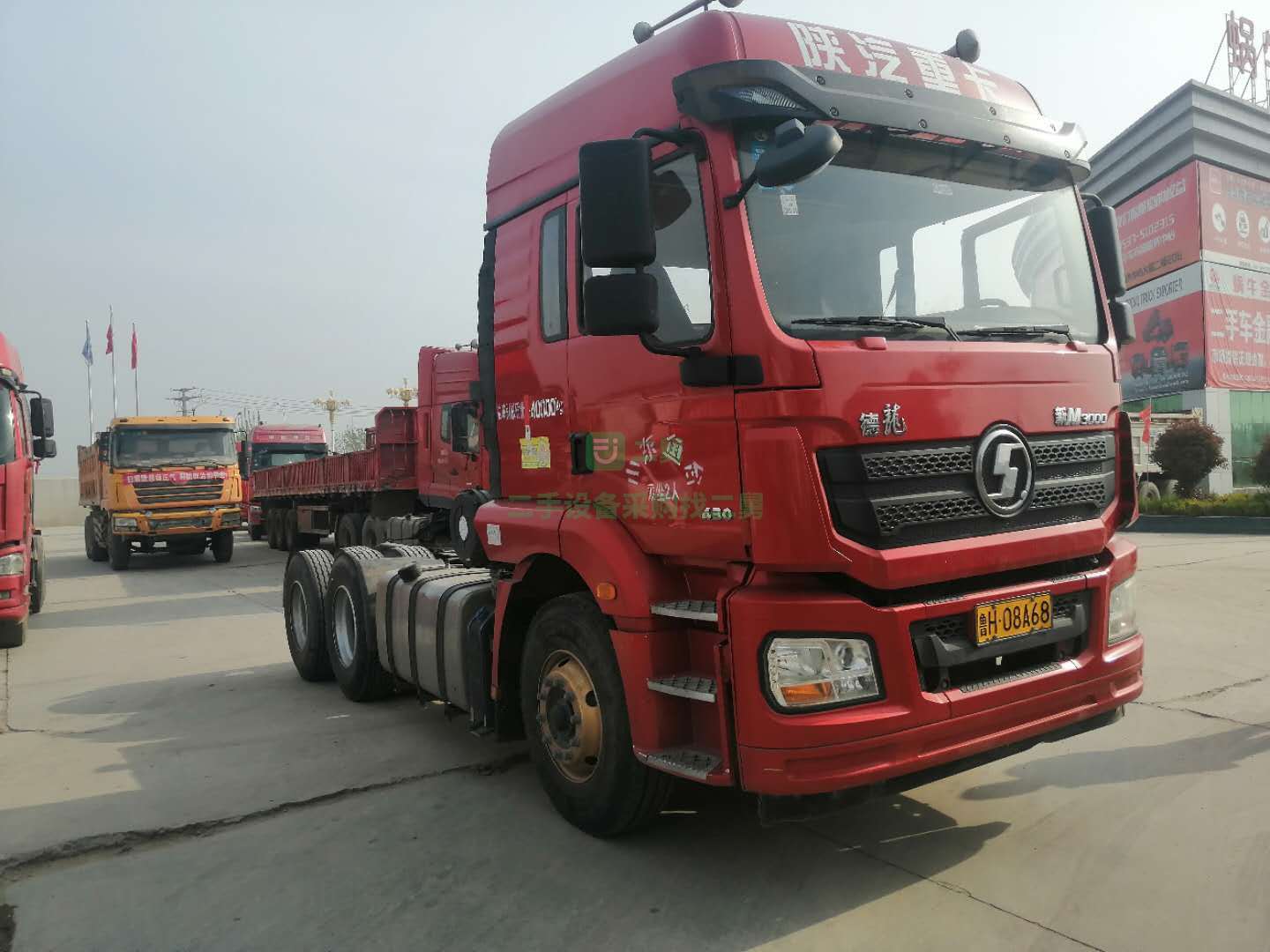 出售18年5月份，德龍新M3000牽引車，國五排放，雙驅輕體，濰柴動力