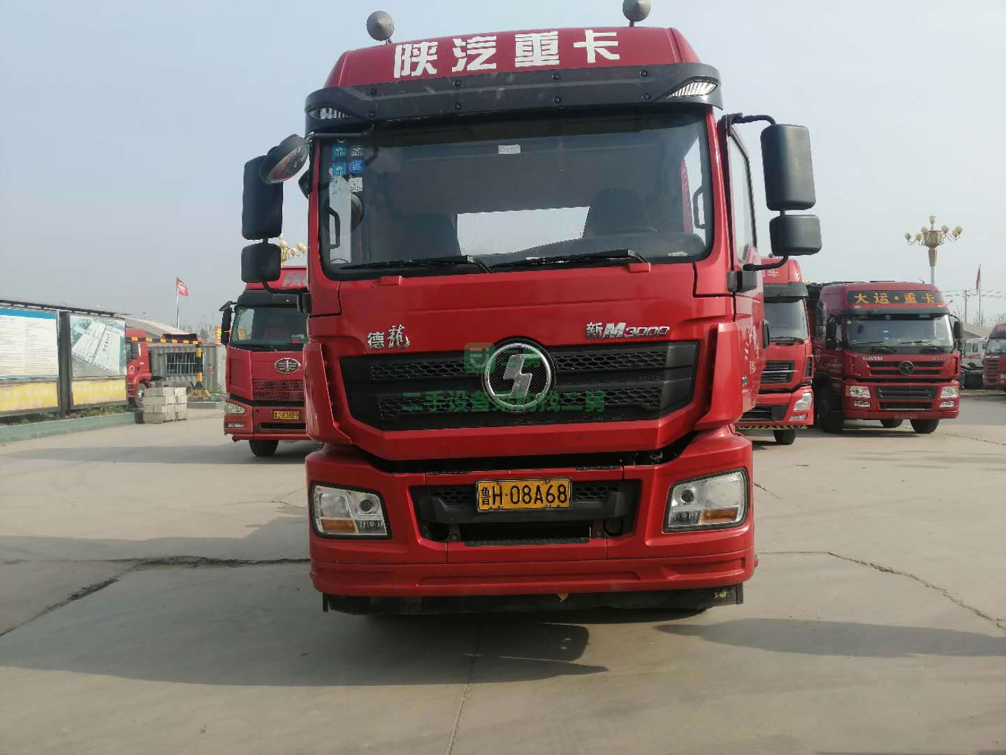 出售18年5月份，德龍新M3000牽引車，國五排放，雙驅輕體，濰柴動力