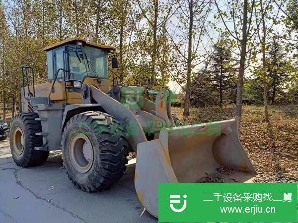 二手裝載機低價轉(zhuǎn)讓九成新裝載機