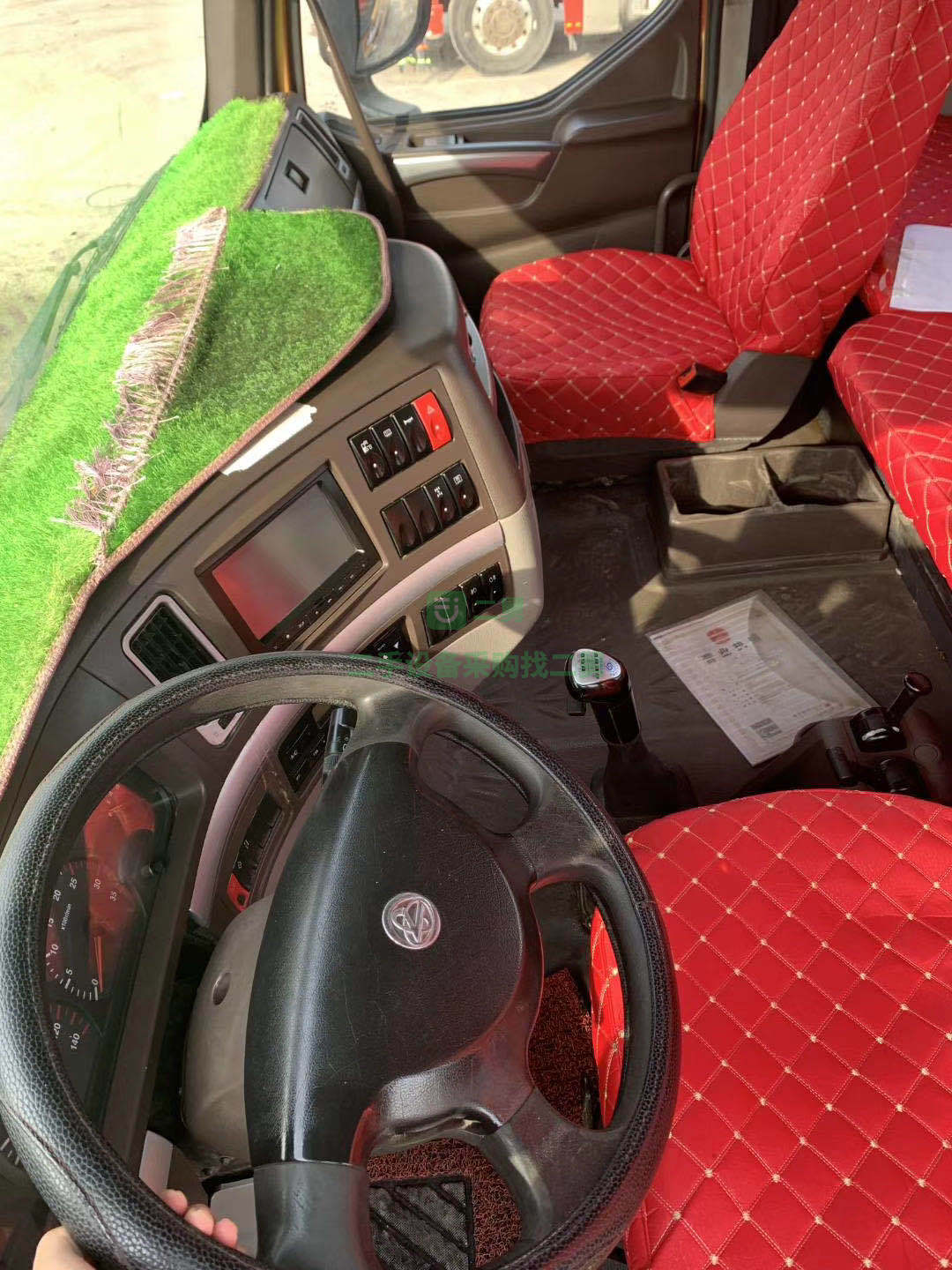出售17年2月東風柳汽乘龍H7牽引車，430馬力濰柴發動機，國五排放