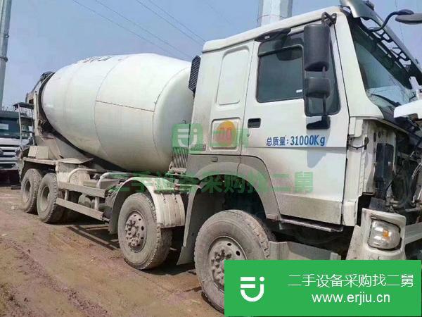 轉讓二手混凝土攪拌車 促銷17年豪沃大20方水泥攪拌車