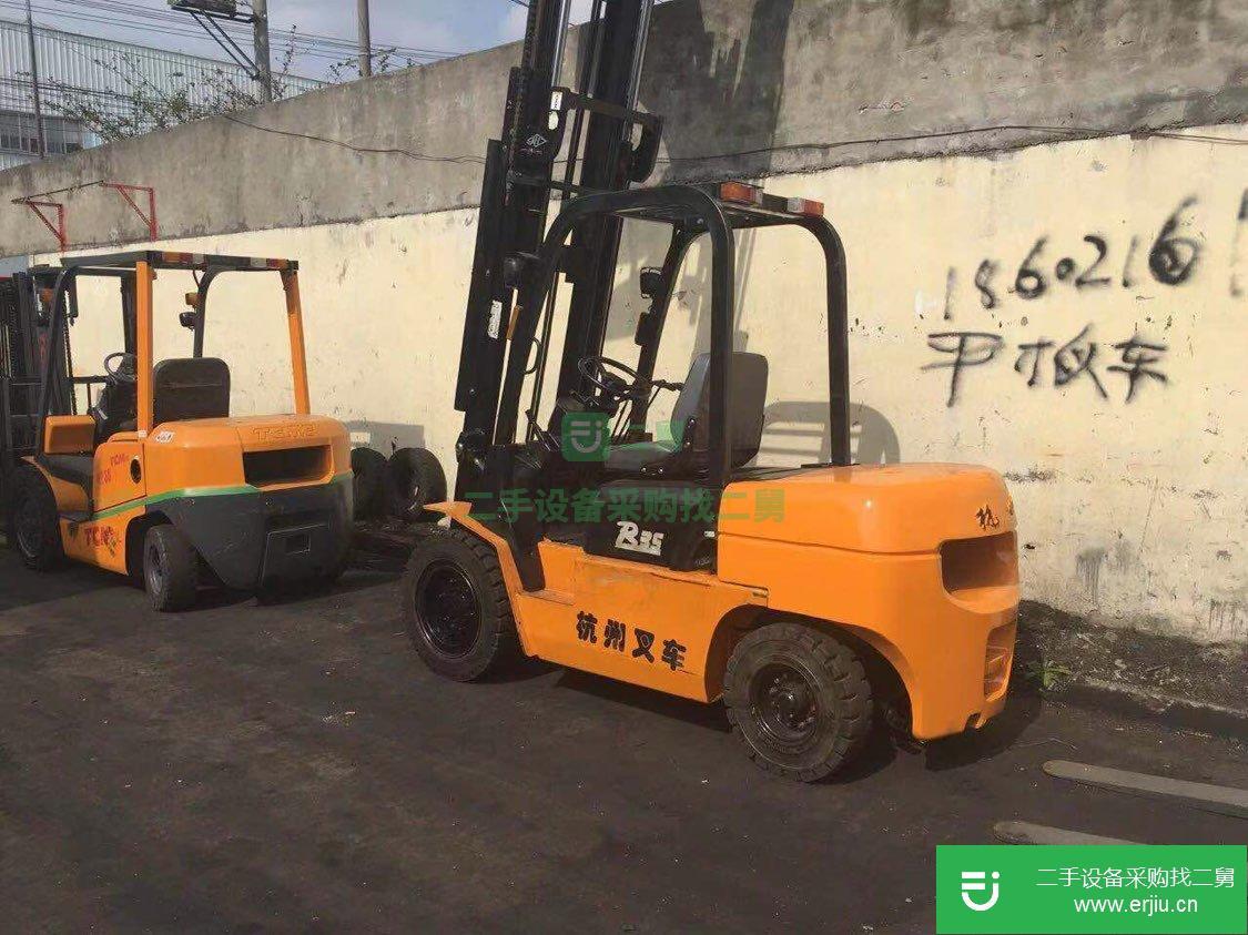 出售3噸柴油二手九成新叉車
