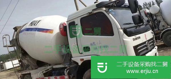 二手混凝土攪拌車 轉(zhuǎn)讓17年大運小型水泥攪拌車