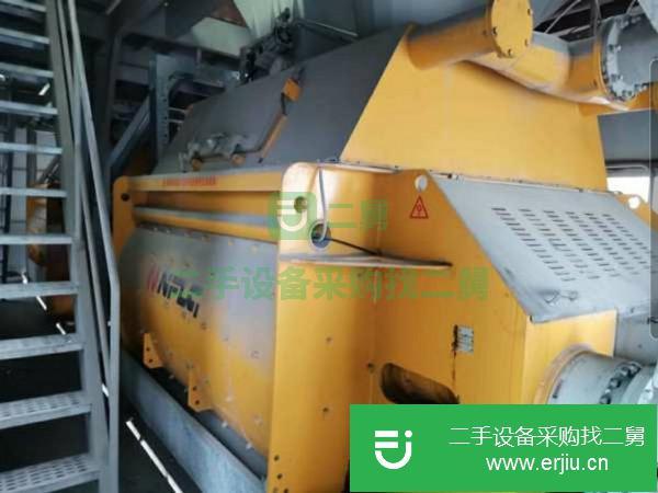 轉(zhuǎn)讓二手的雙180攪拌站，2017年南方路機(jī)產(chǎn)，鋼結(jié)構(gòu)配料機(jī)，10個200噸罐
