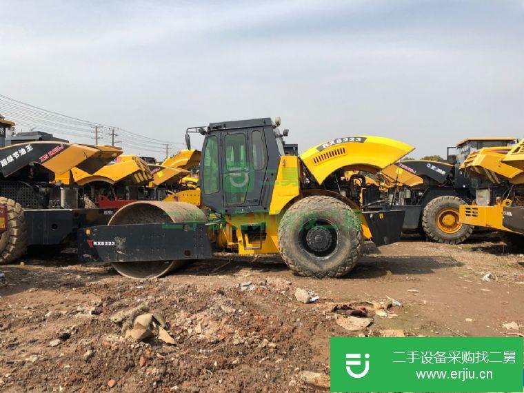 轉(zhuǎn)讓9成新二手徐工26噸壓路機(jī)