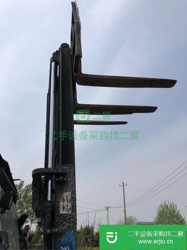 轉(zhuǎn)讓15年出廠的臺(tái)勵(lì)福二手叉車