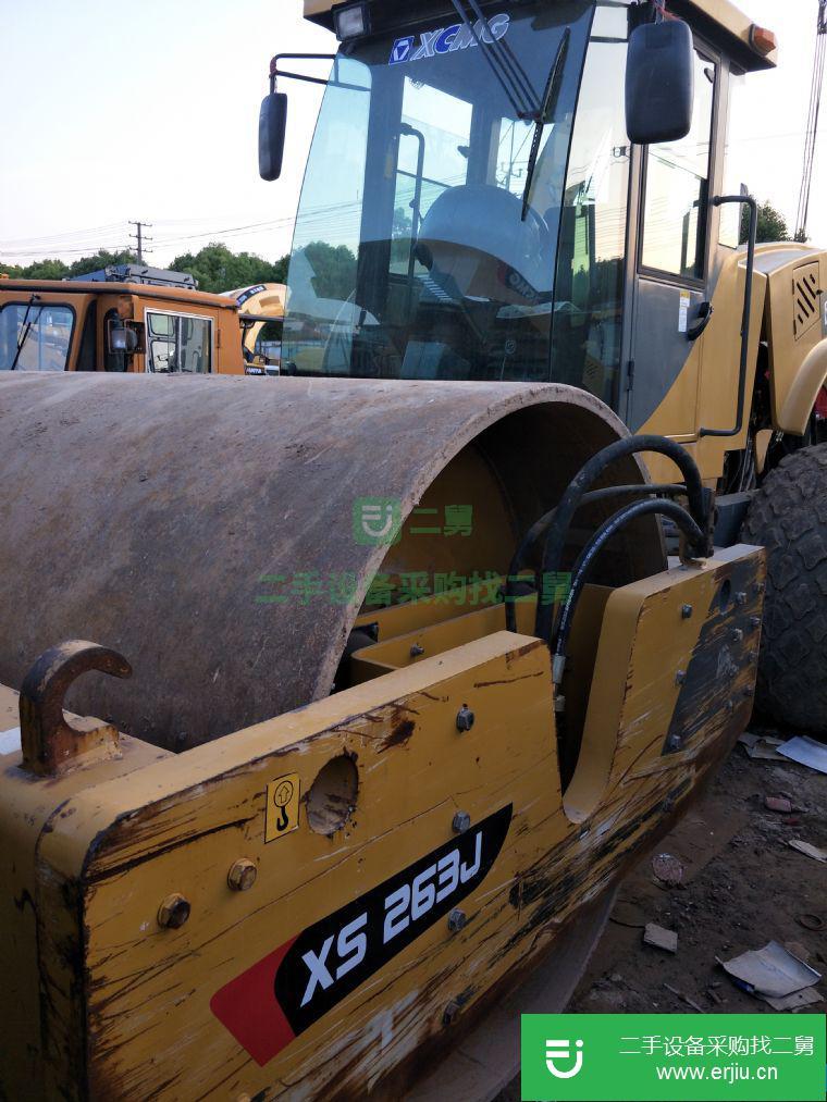 轉(zhuǎn)讓9成新二手徐工26噸壓路機(jī)200臺(tái)