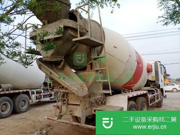 出售13年三一攪拌車 后八輪 國三 大12方 350馬力