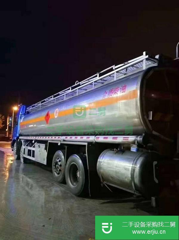 轉(zhuǎn)讓福田前四后六鋁合金運(yùn)油車、油罐車