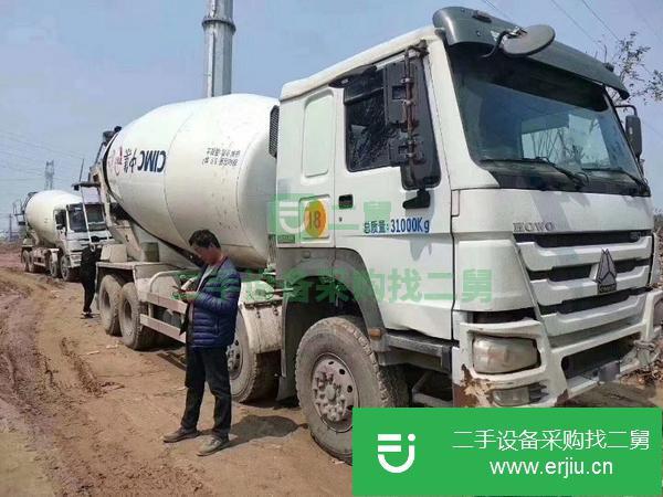 轉讓二手混凝土攪拌車 促銷17年豪沃大20方水泥攪拌車