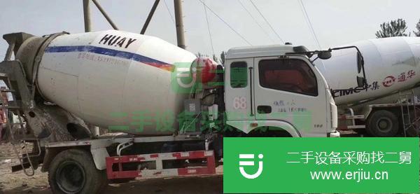 二手混凝土攪拌車 轉(zhuǎn)讓17年大運小型水泥攪拌車