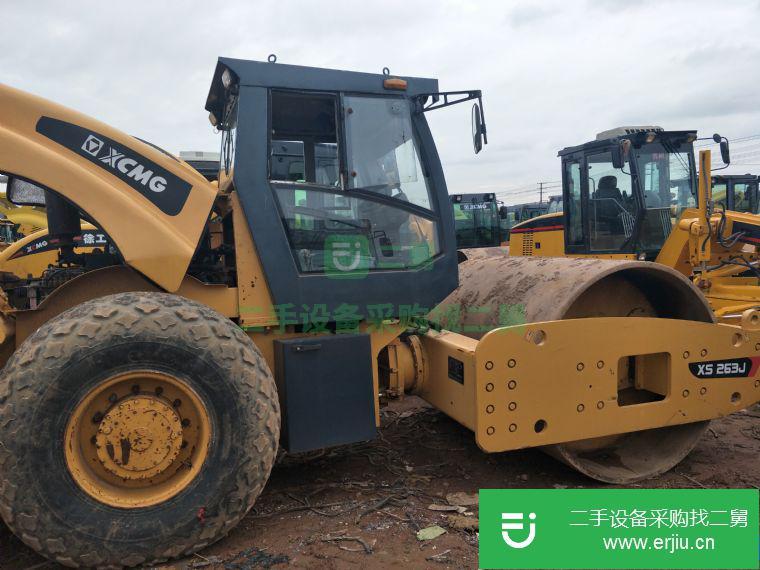 轉(zhuǎn)讓9成新二手徐工26噸壓路機(jī)200臺(tái)