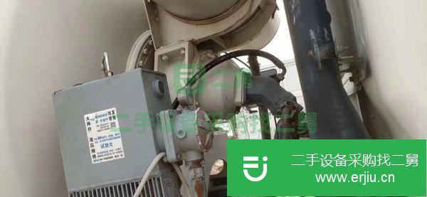 二手混凝土攪拌車 轉(zhuǎn)讓17年大運小型水泥攪拌車
