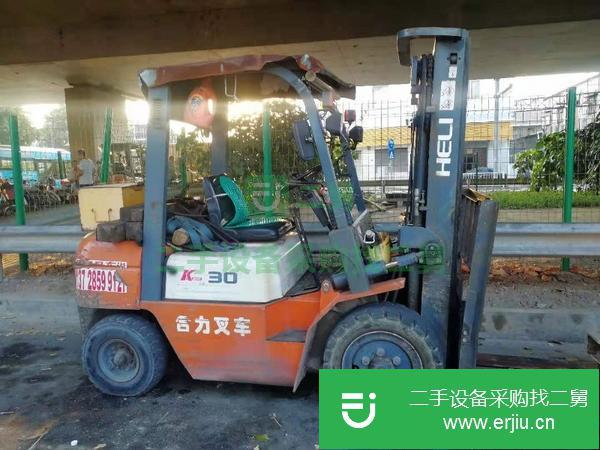 轉(zhuǎn)讓3噸合力叉車一臺
