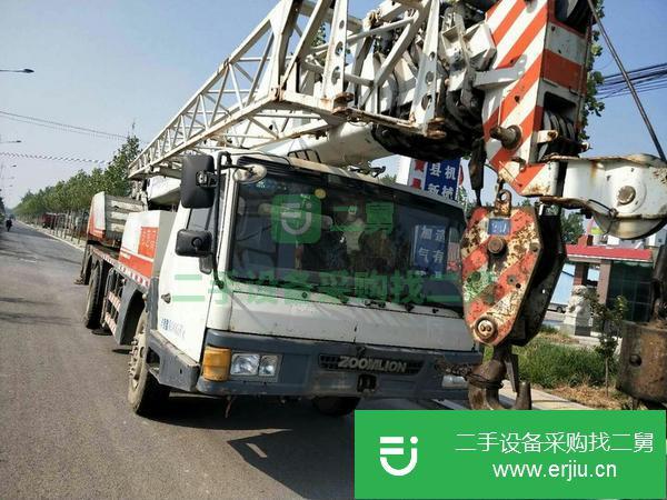 轉(zhuǎn)讓2009年底中聯(lián)25噸吊車，中聯(lián)25噸五節(jié)臂吊車，25噸吊車