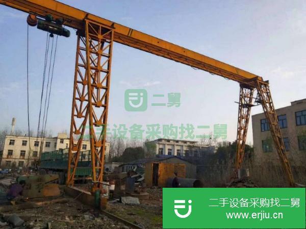 出售二手的32噸龍門吊起重機,銷售安裝32噸水泥房龍門吊