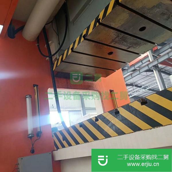 出售楊力龍門400噸沖床一臺。