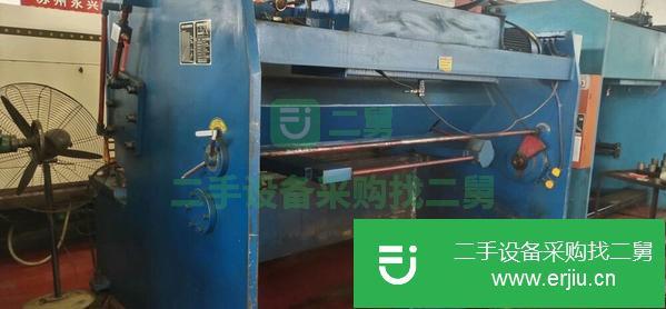 轉(zhuǎn)讓九成新2.5米剪12的剪板機(jī)