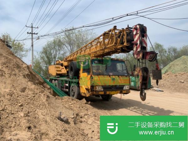 出售07年長江25噸吊車