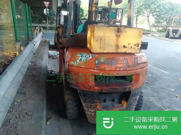 轉(zhuǎn)讓3噸合力叉車一臺