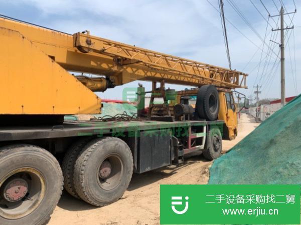 出售07年長江25噸吊車