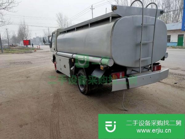 轉(zhuǎn)讓大型吸污車市政灑水車多輛清掃車低價處理