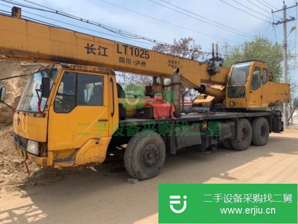 出售07年長江25噸吊車