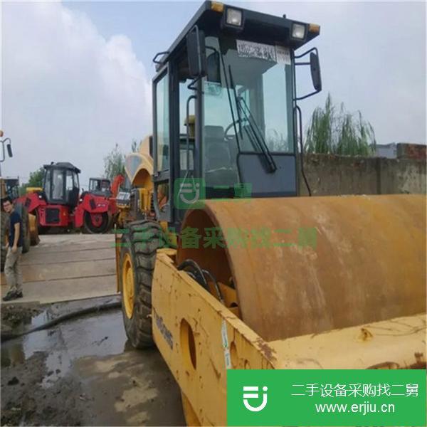 轉(zhuǎn)讓急售壓路機(jī),22噸振動(dòng)壓路機(jī)