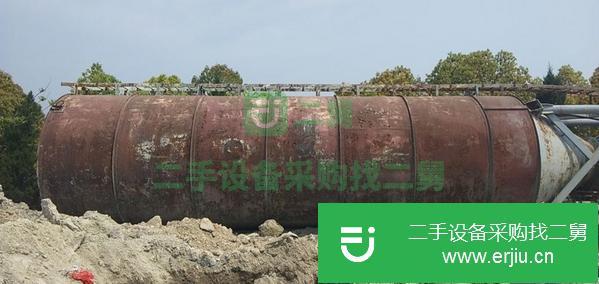 低價出售二手的攪拌站。水泥罐