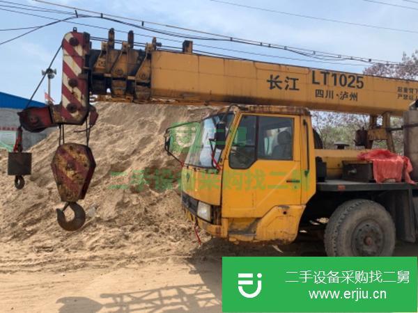 出售07年長江25噸吊車