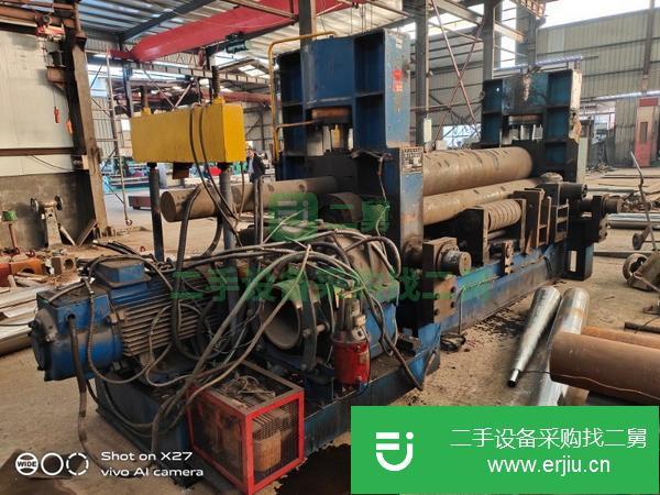出售30厚上輥萬能卷板機。成色好。接電能用