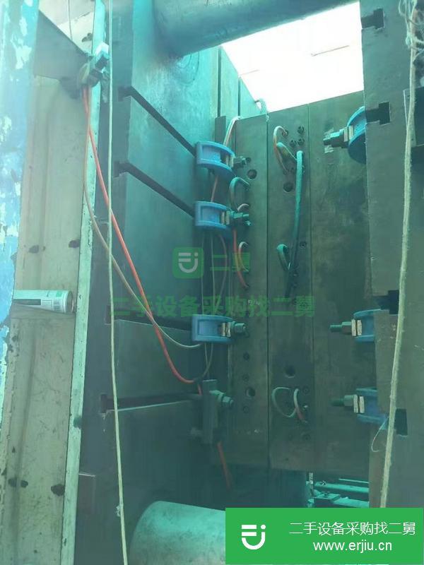 出售二手注塑機震雄1350噸伺服電機，模板帶T型槽