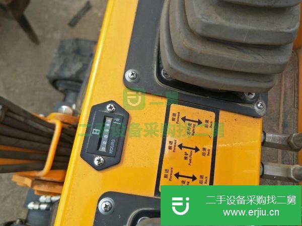 轉讓二手挖掘機,進口小松15型號,無尾式,帶先導操作