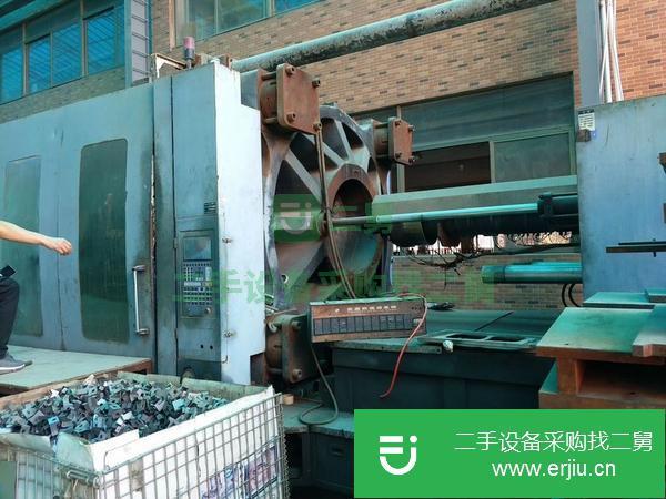 出售二手注塑機震雄1350噸伺服電機，模板帶T型槽