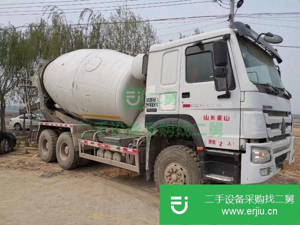 二手?jǐn)嚢柢?出售17年豪沃12方國五水泥攪拌運(yùn)輸車