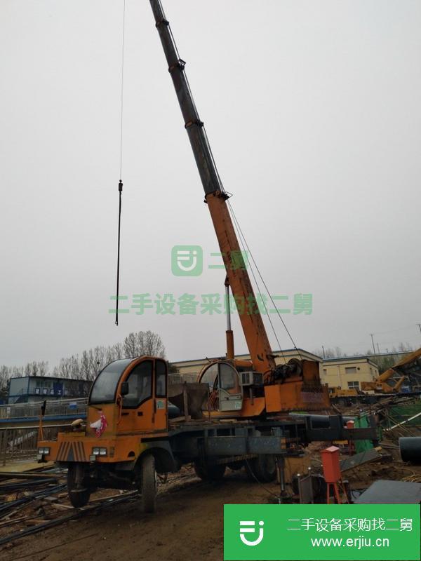 轉讓二手的龍峰油電兩用吊車,七節臂每節七米,大小卷揚機,大小鉤