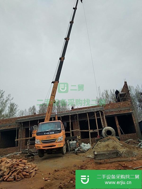 低價出售小八噸吊車