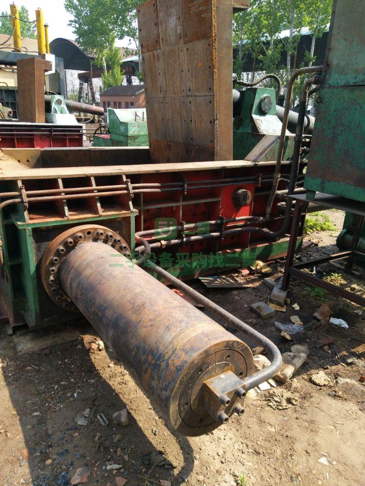 出售華宏200噸打包機(jī)壓塊機(jī)