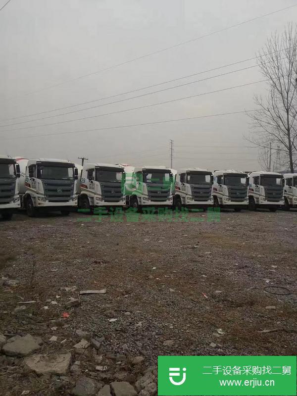出售一批豪沃歐曼三一攪拌車，車況美觀，可以分期付款