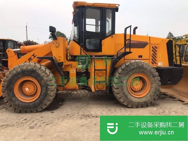 轉(zhuǎn)讓出售二手龍工856型號,裝載機(jī),工作1200小時(shí)左右,手續(xù)齊全