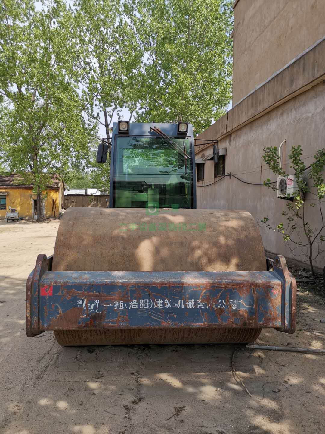 出售洛陽(yáng)16年20噸壓路機(jī)帶振動(dòng)