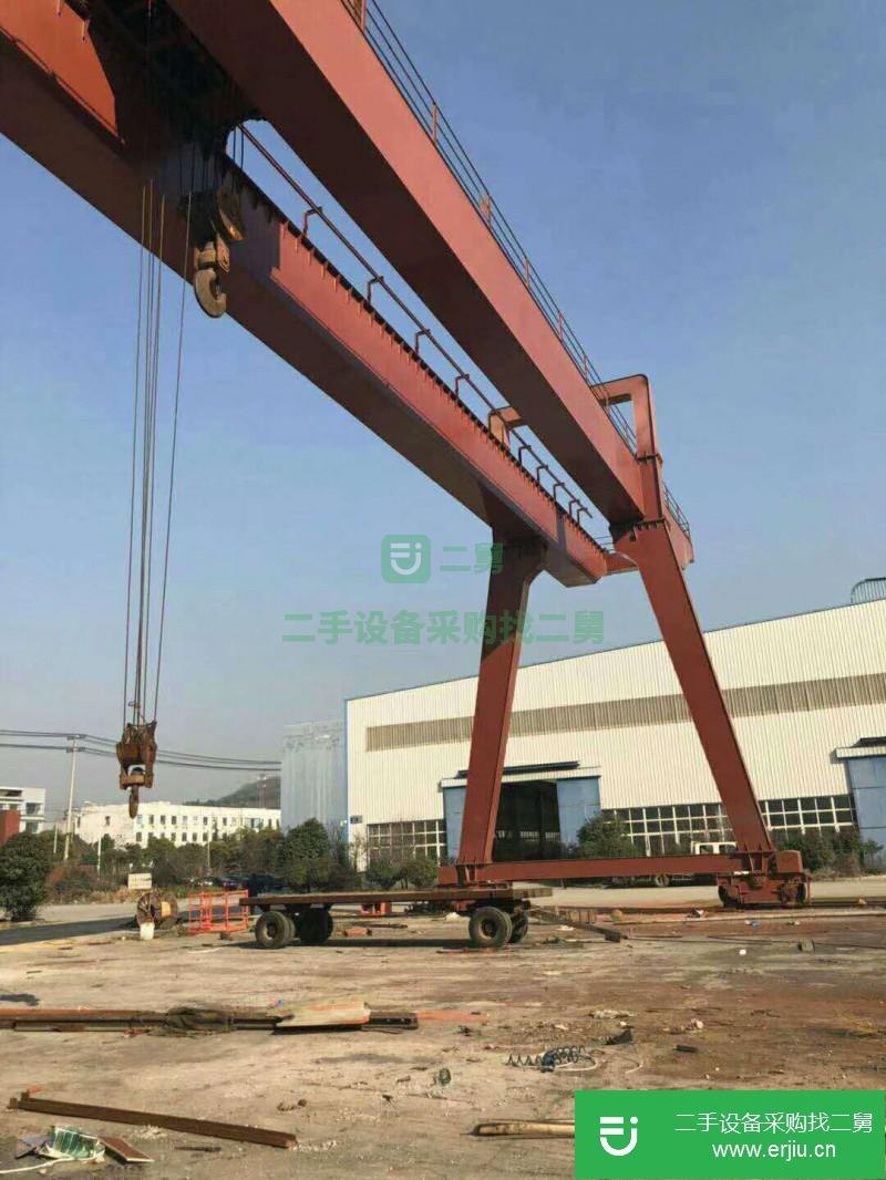 本公司常年出售32T龍門吊車、花式單梁龍門行車、單梁行車