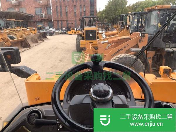 轉(zhuǎn)讓出售二手龍工856型號,裝載機(jī),工作1200小時(shí)左右,手續(xù)齊全