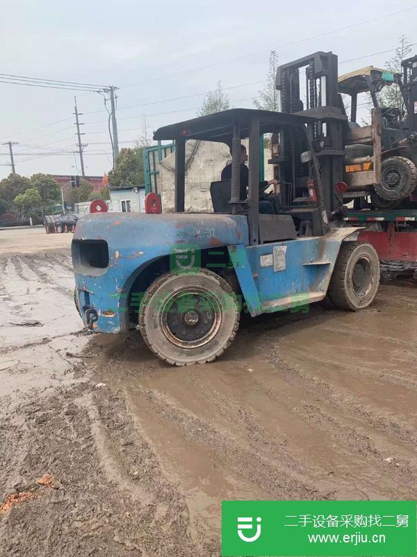 轉(zhuǎn)讓3輛二手10噸的八成新叉車