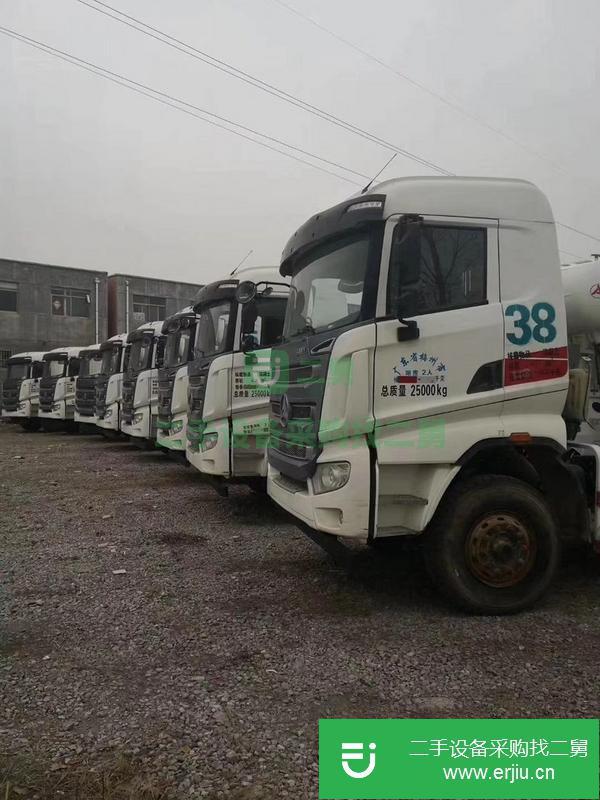出售一批豪沃歐曼三一攪拌車，車況美觀，可以分期付款