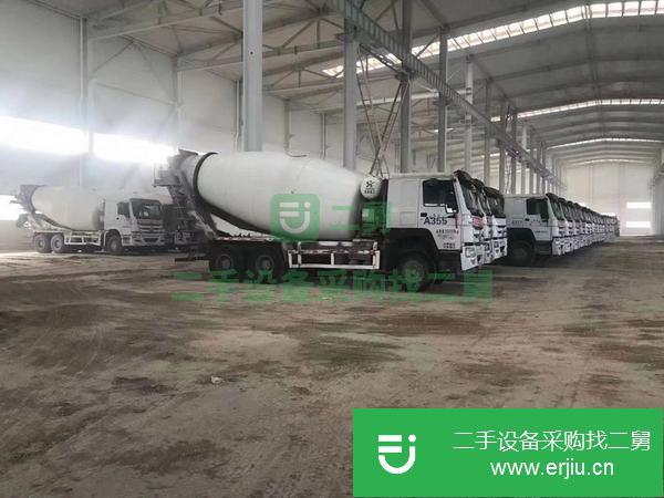 出售一批豪沃歐曼三一攪拌車，車況美觀，可以分期付款