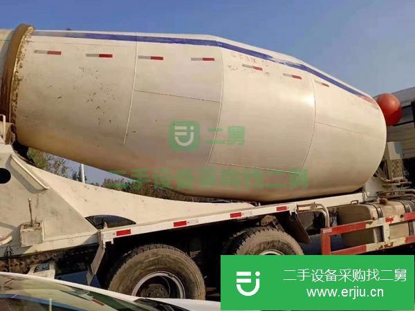 出售二手的17年國五大14方拉16方德龍攪拌罐車,全手續(xù),可以分期付款