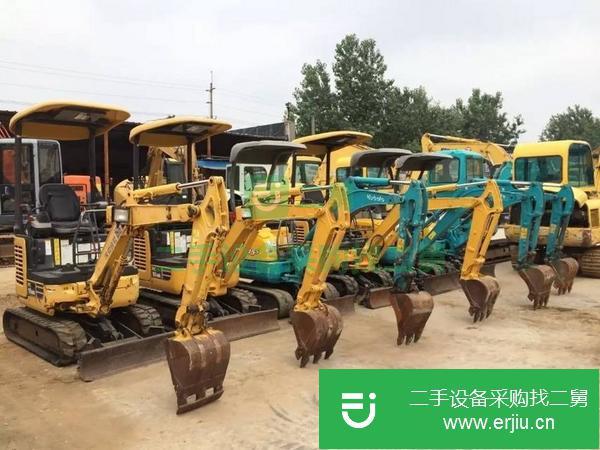 轉讓二手小松小型挖掘機 玉柴小挖機 。