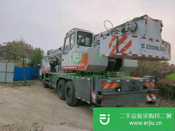出售2011年中聯(lián)重科25V5吊車，車況精品，手續(xù)齊全，國3電噴，新款